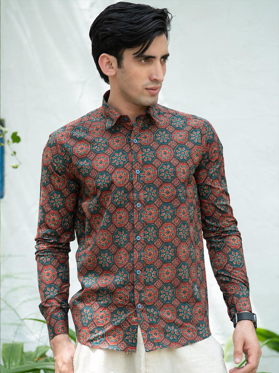 Red & Green Jaipuri Cotton Printed Shirt For Men - Image 3