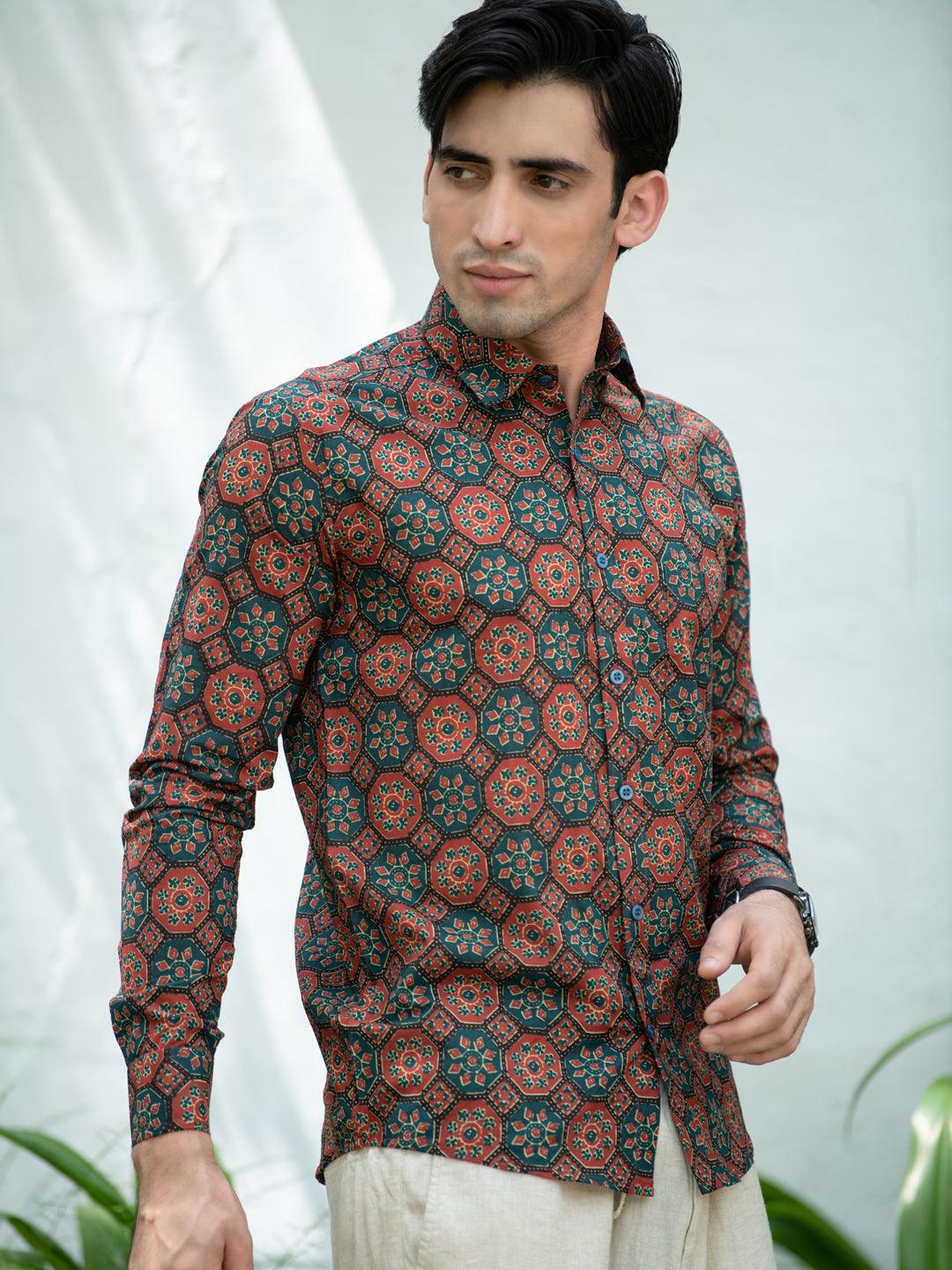 Red & Green Jaipuri Cotton Printed Shirt For Men - Image 5